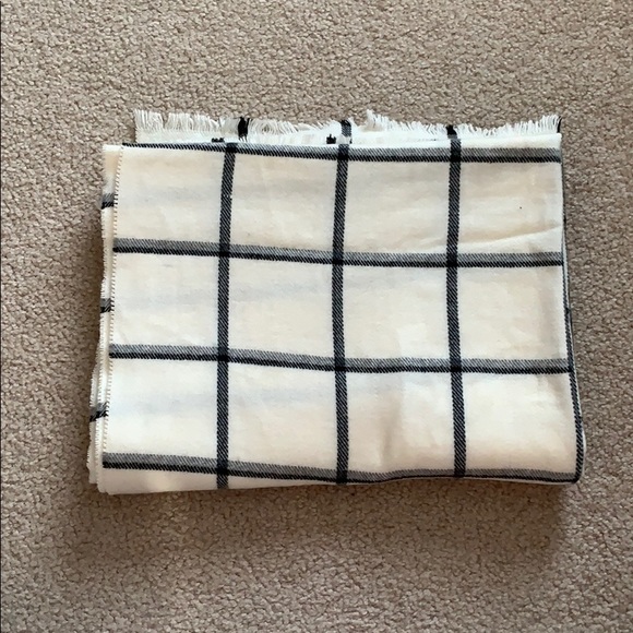 Plaid Flannel Scarf // Cream & Black - Picture 3 of 3